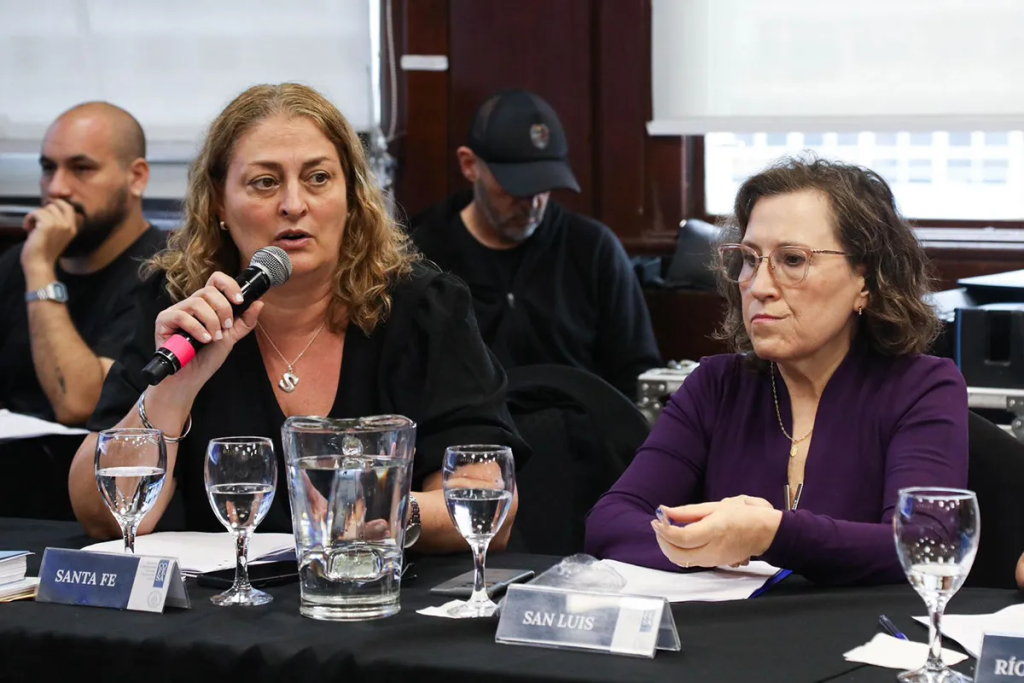 Duras cr&iacute;ticas de Santa Fe contra Naci&oacute;n: "Se est&aacute;n llevando puesta la salud p&uacute;blica"