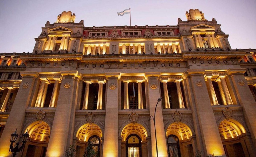 &iquest;La Corte Suprema est&aacute; a favor o en contra del modelo?