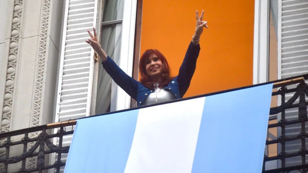 La Justicia dej&oacute; firme restituir la pensi&oacute;n de privilegio a Cristina Kirchner
