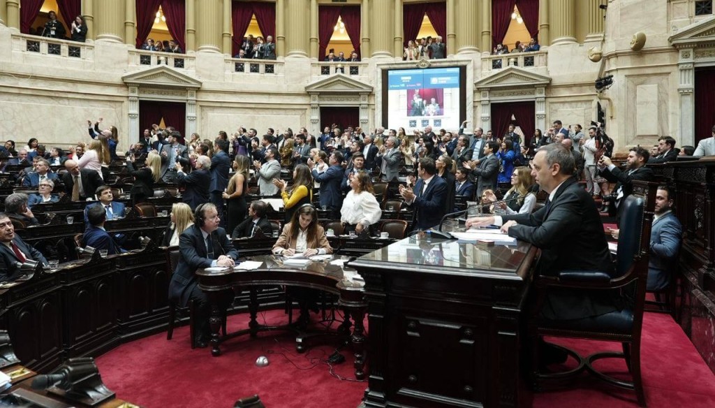 Cosecha y exportaciones r&eacute;cord: en su paso por el Congreso, Adorni cit&oacute; el empuje del agro