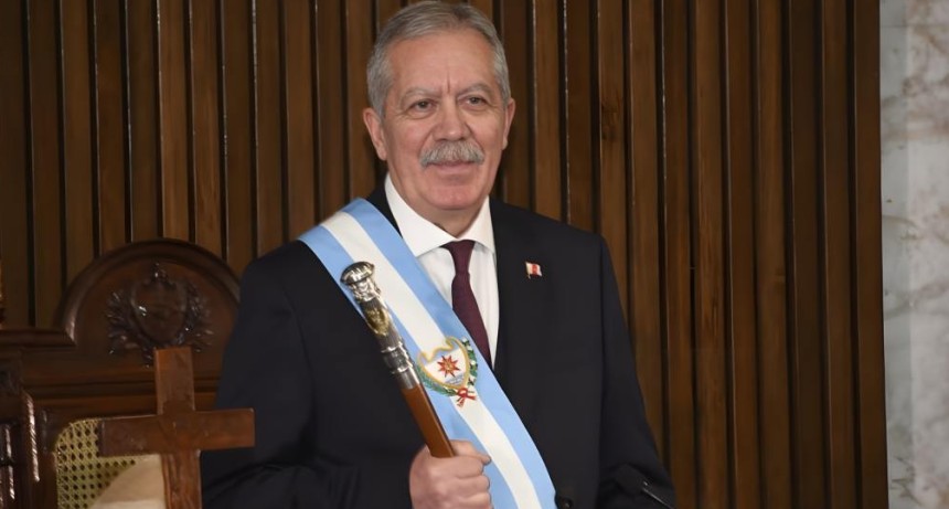 El&iacute;as Su&aacute;rez anunci&oacute; un bono de 600 mil pesos por el D&iacute;a del Trabajador y un bono aguinaldo de $1.200.000