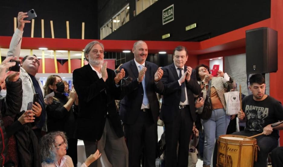 Zamora visitó la Feria del Libro en Buenos Aires en el Día de Santiago del Estero
