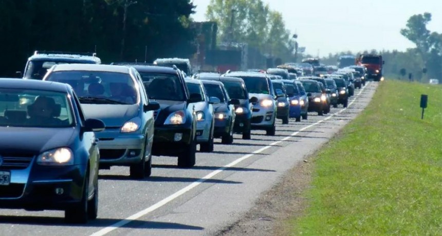 Termina la semana y arranca el finde largo: si vas a viajar, esta es la documentación que debes llevar