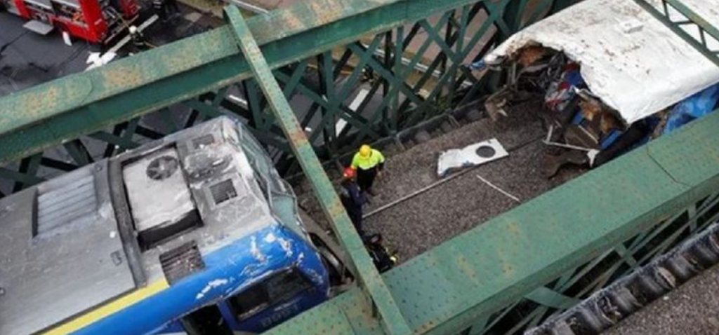 Primera querella de un pasajero que viajaba en el tren siniestrado
