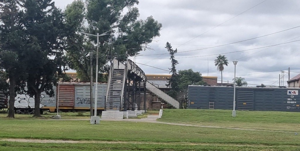 Una adolescente se tiró de un puente sospechan que era víctima de bullying