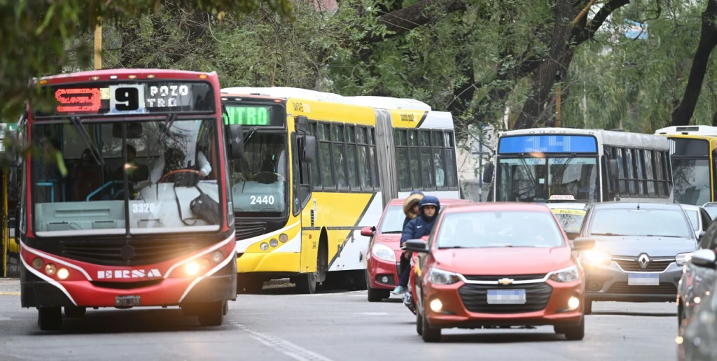 Lanzaron un paro de colectivos en todo el país para el martes 6 de mayo