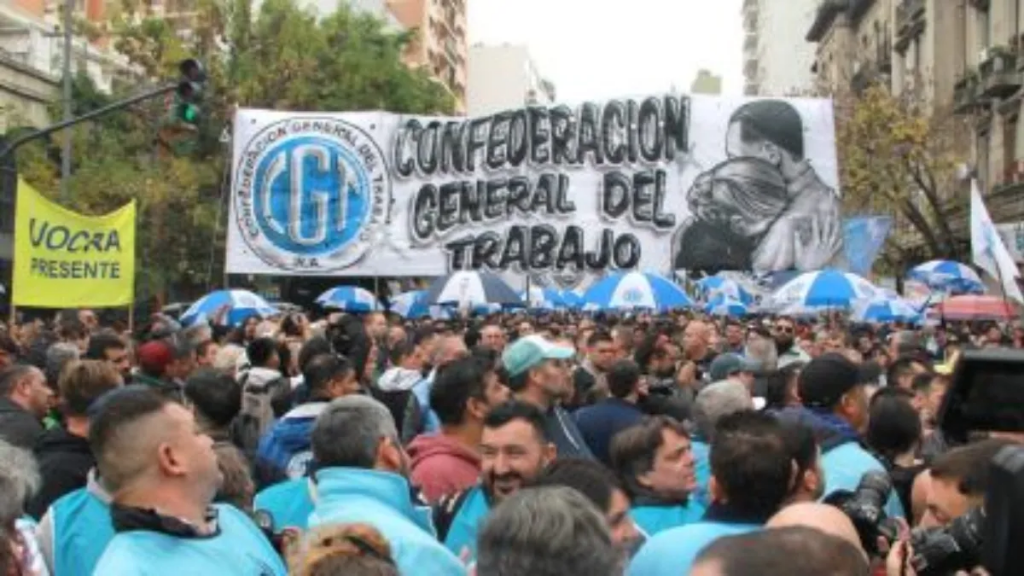 La CGT presentó un amparo contra el decreto del Gobierno Nacional que limita las huelgas