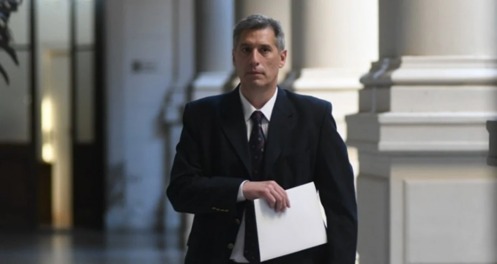 El ministro Olivares va a la Cámara de Diputados por el pedido de emisión de deuda externa