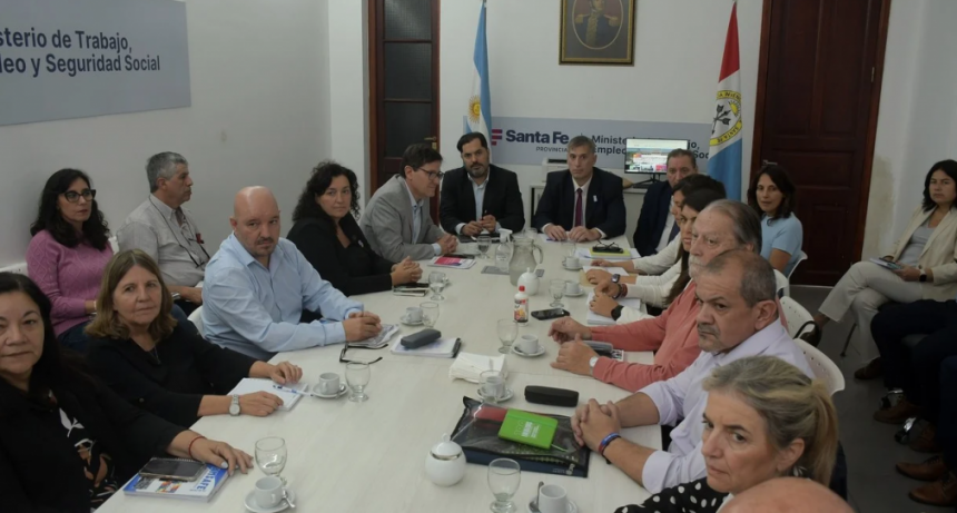 El gobierno también ofreció a los docentes un 8% de aumento trimestral con una garantía de $75 mil