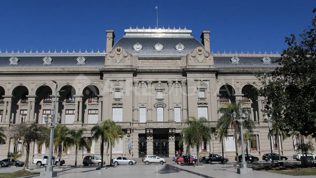 Santa Fe advierte a Naci&oacute;n por Anses: "Tienen que cumplir, sino las consecuencias van a ser peores"