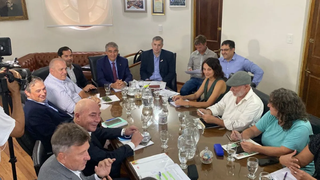 Paritarias en Santa Fe: Pablo Olivares asegur&oacute; que "la gran mayor&iacute;a" de los empleados p&uacute;blicos le gan&oacute; a la inflaci&oacute;n en el primer trimestre