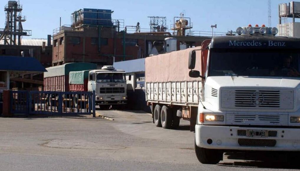 El derrame de la cosecha r&eacute;cord: 850.000 camiones en 4 meses y U$S 3.800 millones en gasoil