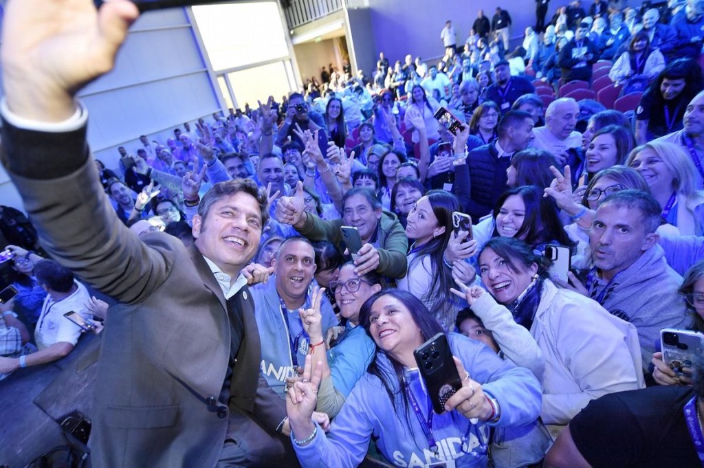 Con duras cr&iacute;ticas a Milei, Kicillof tuvo su bautismo en la provincia de C&oacute;rdoba