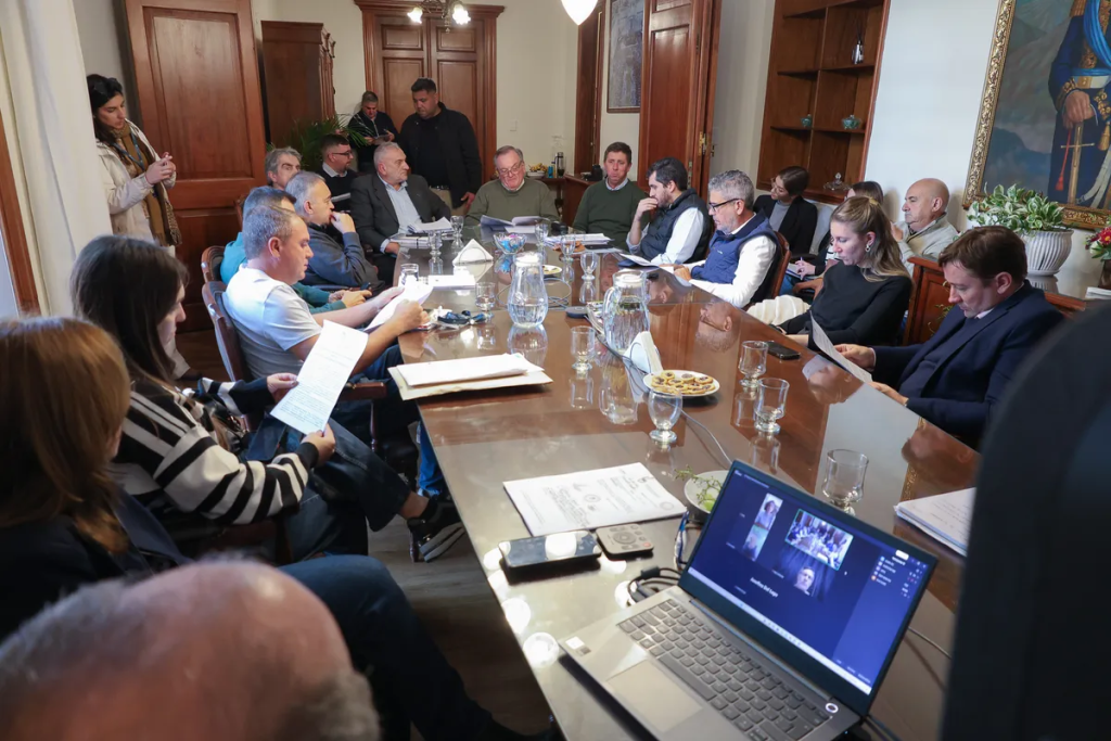 El Senado de Santa Fe recibi&oacute; a funcionarios de Desarrollo productivo para analizar el proyecto de Caminos de la ruralidad