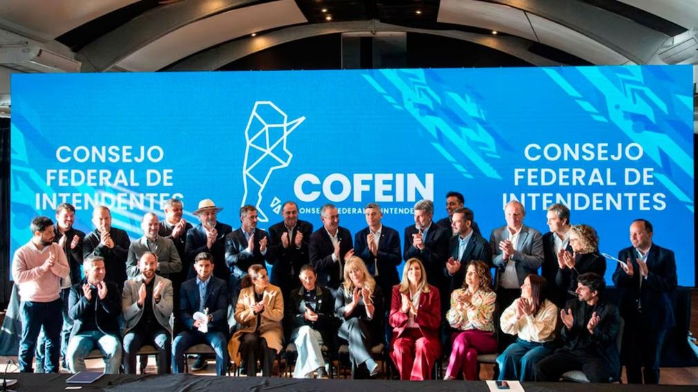 M&aacute;s de 300 intendentes reclamaron al Gobierno fondos para transporte, educaci&oacute;n y discapacidad