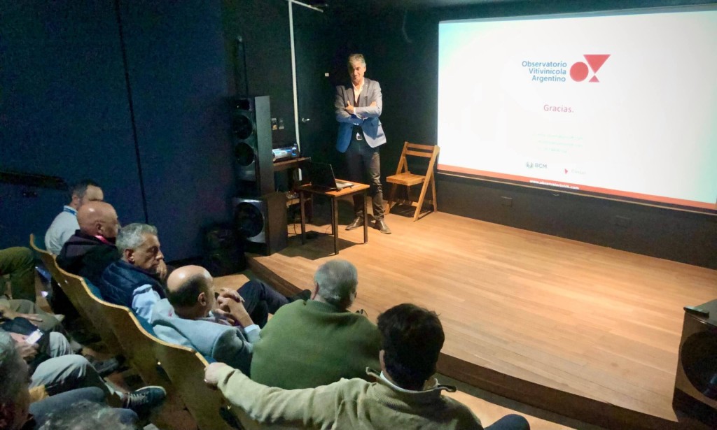 Un picante debate sobre c&oacute;mo producir: &ldquo;Hay 36 cuotas para comprar un calefactor, pero no para insumos&rdquo;