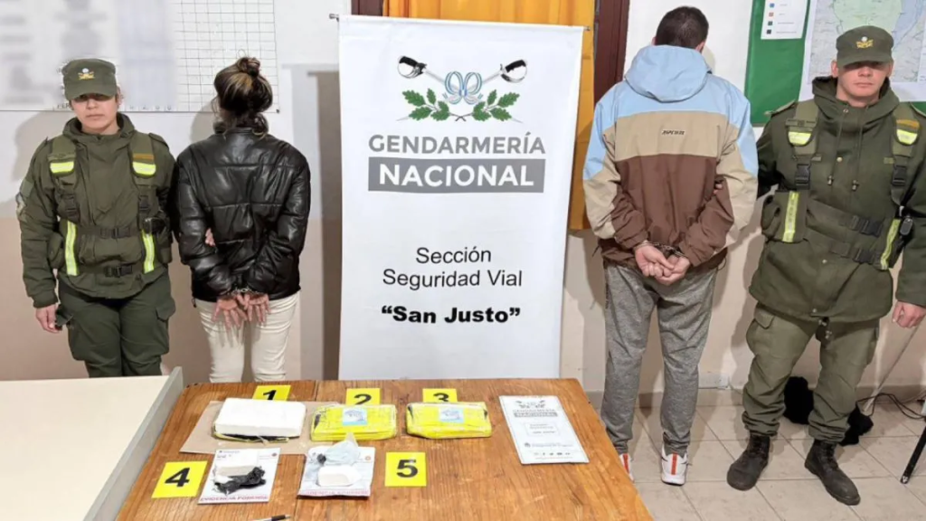 Ruta 11: llevaban m&aacute;s de tres kilos de coca&iacute;na en el ba&uacute;l de un auto