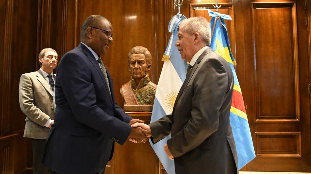 El gobernador El&iacute;as Su&aacute;rez recibi&oacute; al embajador de la Rep&uacute;blica Democr&aacute;tica del Congo
