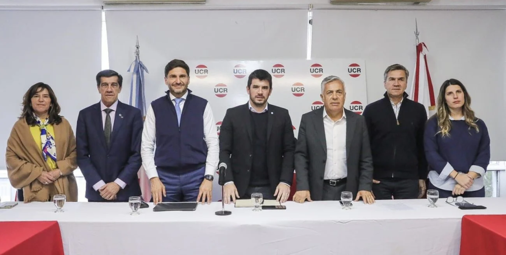 Con Pullaro y Chiarella, la UCR reuni&oacute; a sus gobernadores y busca consolidar la unidad nacional