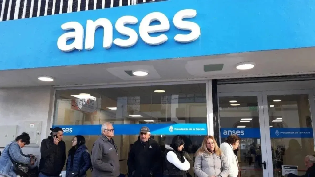 Ajuste por inflaci&oacute;n, bono y aguinaldo: cu&aacute;nto cobrar&aacute;n los jubilados ANSES y AUH desde junio