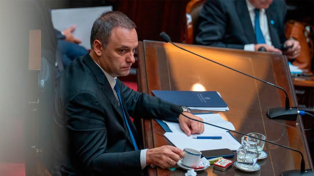 Adorni prepara su declaraci&oacute;n jurada en medio de tensiones con Bullrich y Villarruel
