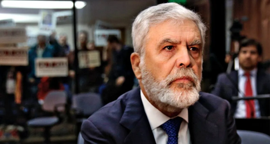 Le concedieron la prisi&oacute;n domiciliaria a Julio De Vido por el caso de la tragedia de Once