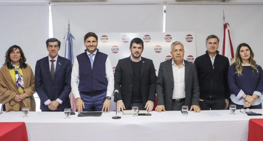 Con Pullaro y Chiarella, la UCR reuni&oacute; a sus gobernadores y busca consolidar la unidad nacional