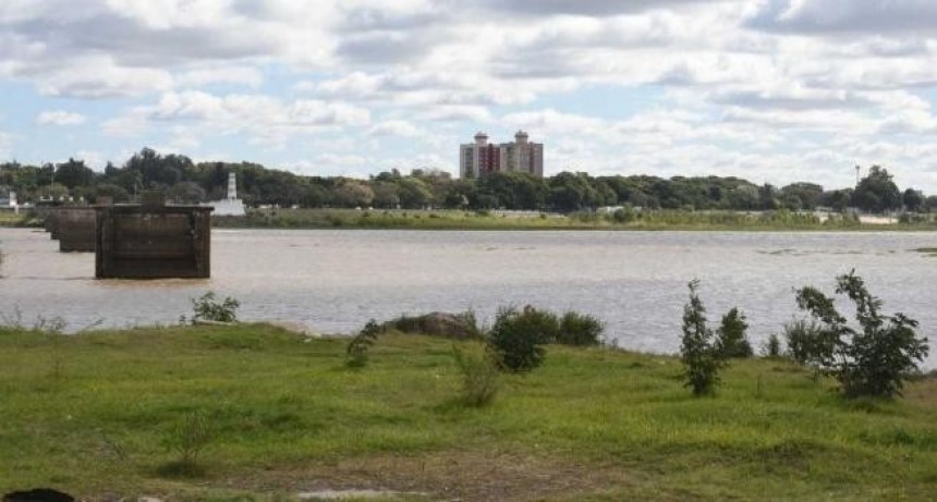 El río creció 80 centímetros en cuatro días en Santa Fe y alcanza una altura de 2,39 metros