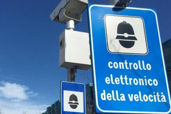 Sin policías en las rutas: cómo funciona el control electrónico de velocidad