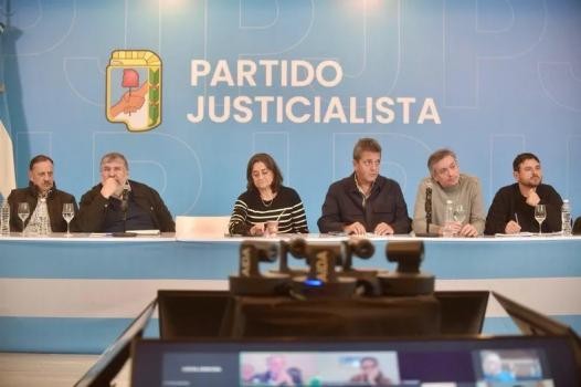 El PJ ratificó la unidad en apoyo a Cristina Kirchner y anunció cumbre de gobernadores