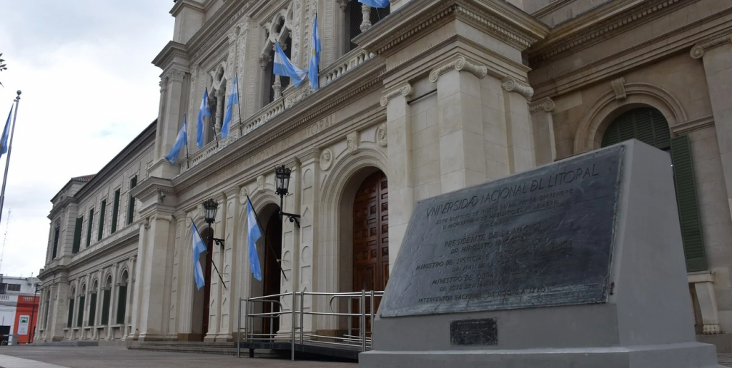 En un año y medio se fueron de las aulas de la UNL 177 docentes universitarios