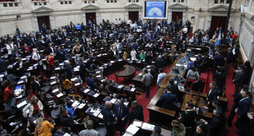 Media sanción en la Cámara de Diputados al aumento del 7,2% para jubilados y una suba del bono a 110 mil pesos