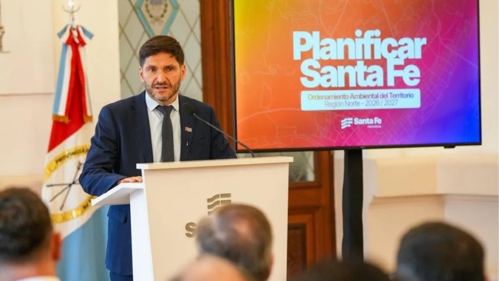 Maximiliano Pullaro present&oacute; el mayor plan de ordenamiento territorial de la historia de Santa Fe para 44 localidades del norte provincial