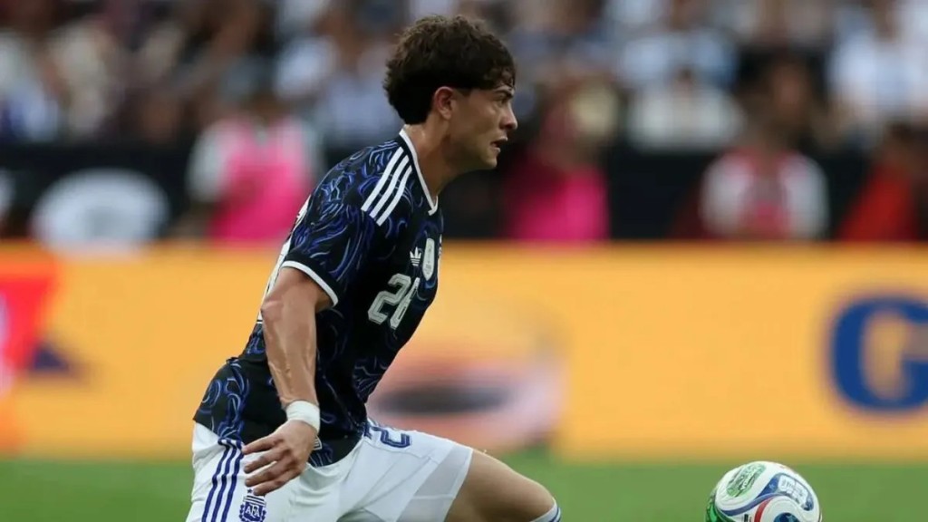 El sancarlino Agust&iacute;n Giay suma puntos en la Selecci&oacute;n Argentina: fue titular, jug&oacute; los 90 minutos y sue&ntilde;a con el Mundial 2026