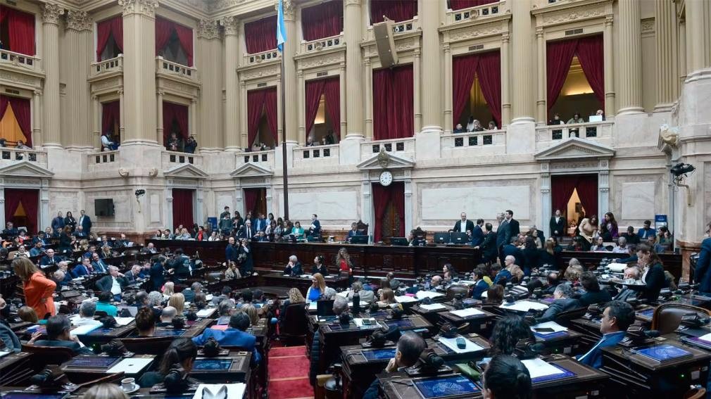 La oposici&oacute;n pidi&oacute; una sesi&oacute;n especial en Diputados para interpelar a Manuel Adorni