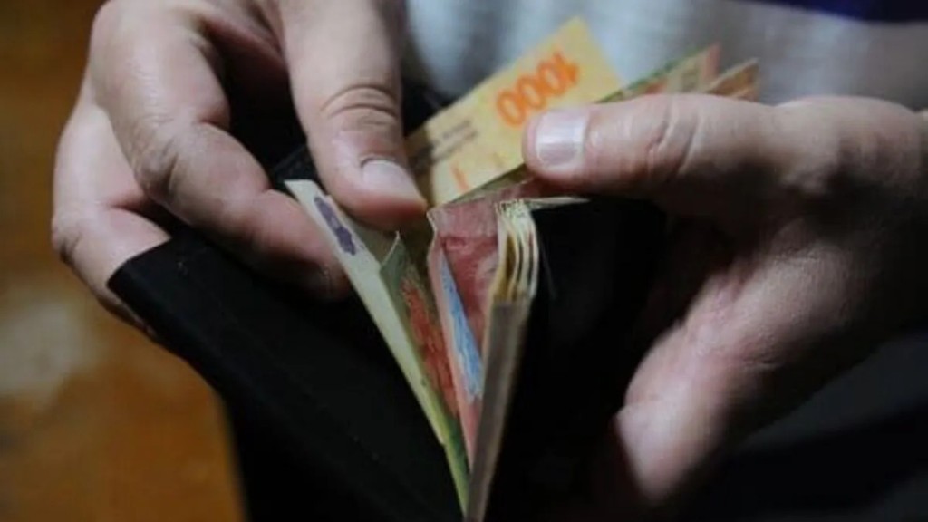 El Indec inform&oacute; que el &iacute;ndice de salarios subi&oacute; 3,7% en abril respecto del mes previo y 36,9% interanual
