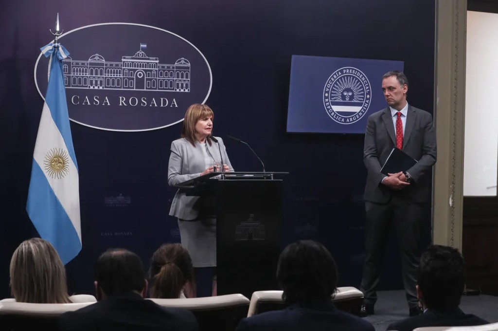 Patricia Bullrich remarc&oacute; la importancia de la "confianza" y la "&eacute;tica" tras la renuncia de Manuel Adorni