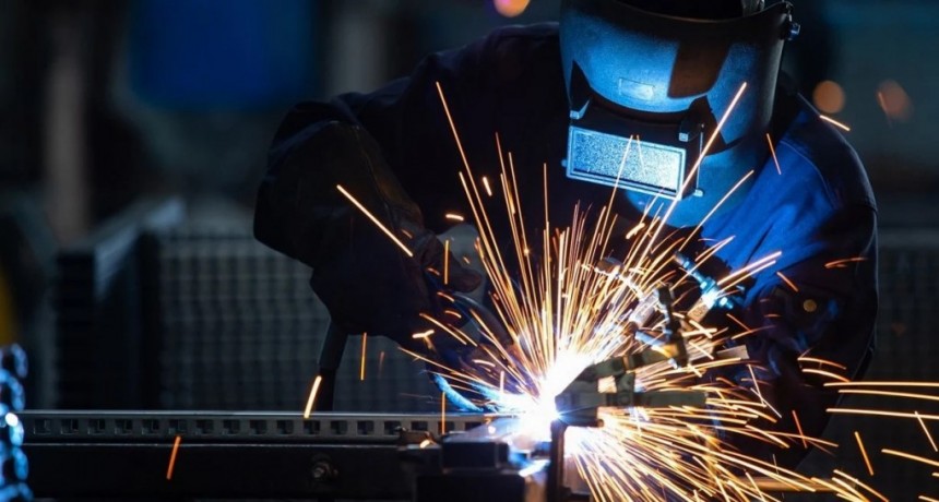 Industrias y comercios bajaron en junio 17% su consumo de energía