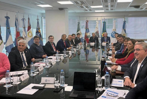 La campaña electoral inició en el Congreso con la revelación de los gobernadores