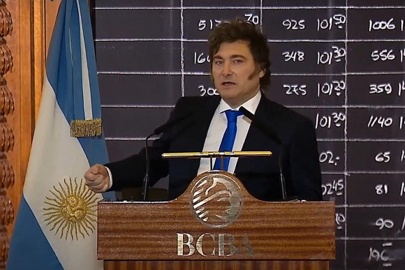 “Vamos a vetar, están desesperados”, dijo Milei sobre la sesión en el Senado