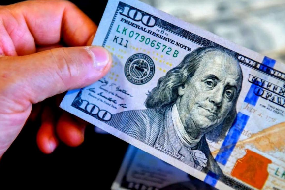 Sube el dólar y los precios no: ¿Esta vez es distinto?