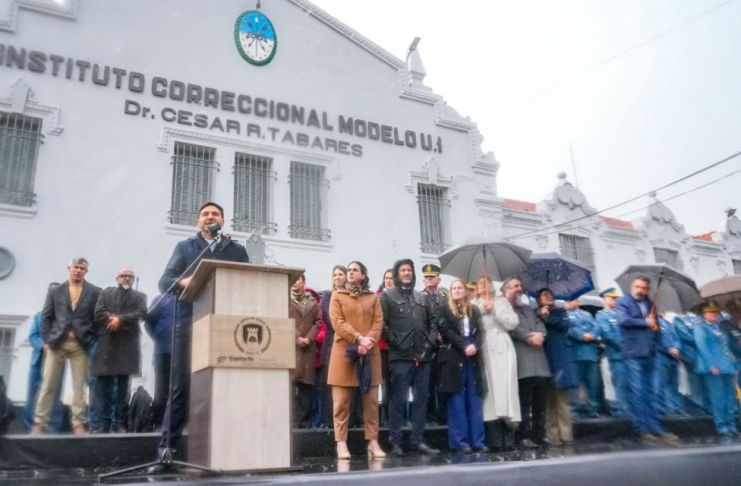 Pullaro: “Santa Fe es ejemplo en América Latina por la baja del delito y de la violencia”