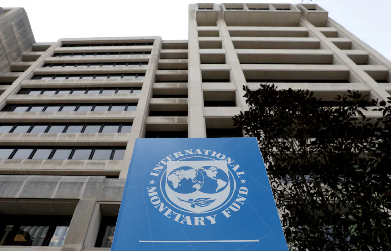 El FMI se reunió para debatir la revisión de metas del programa argentino y se define el desembolso de USD 2.000 millones