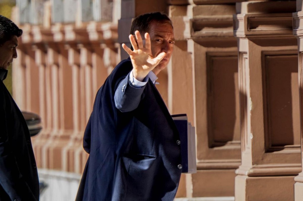 Santilli empez&oacute; con una se&ntilde;al: Milei 2027