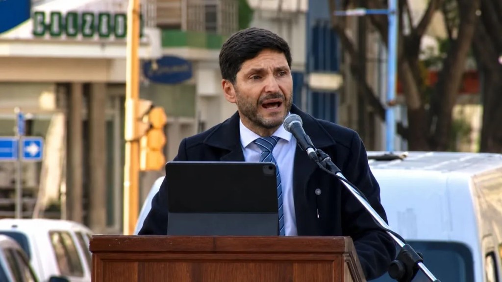 Maximiliano Pullaro reivindic&oacute; el federalismo en el D&iacute;a de la Independencia: "Santa Fe es un ejemplo"