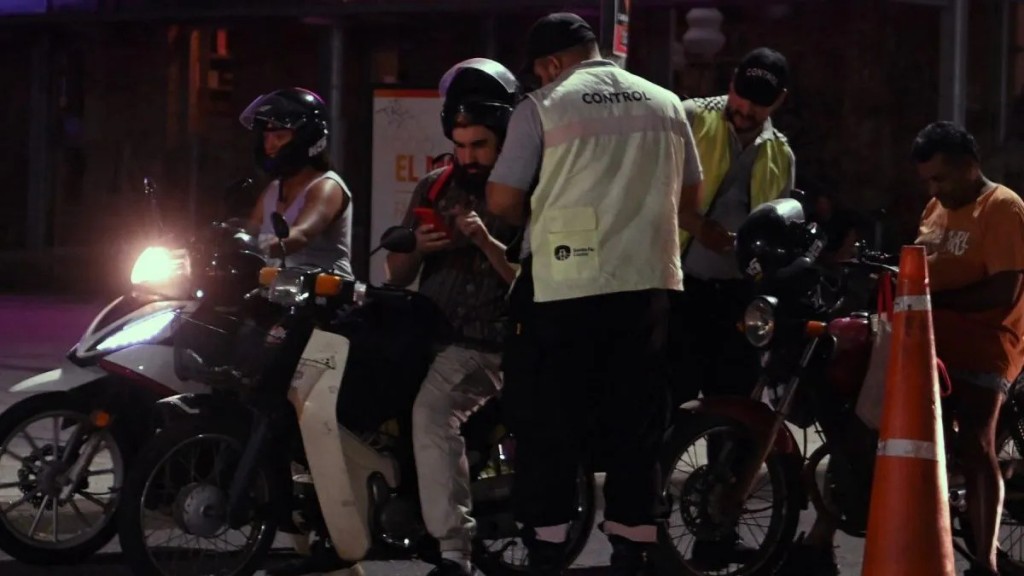 Menos motos retenidas, m&aacute;s cascos y &iquest;un cambio de conducta?: los datos del uso de motoveh&iacute;culos en Santa Fe este 2026