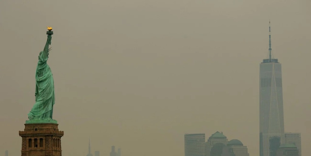 Una densa nube de humo en Nueva York amenaza la final entre Argentina y Espa&ntilde;a