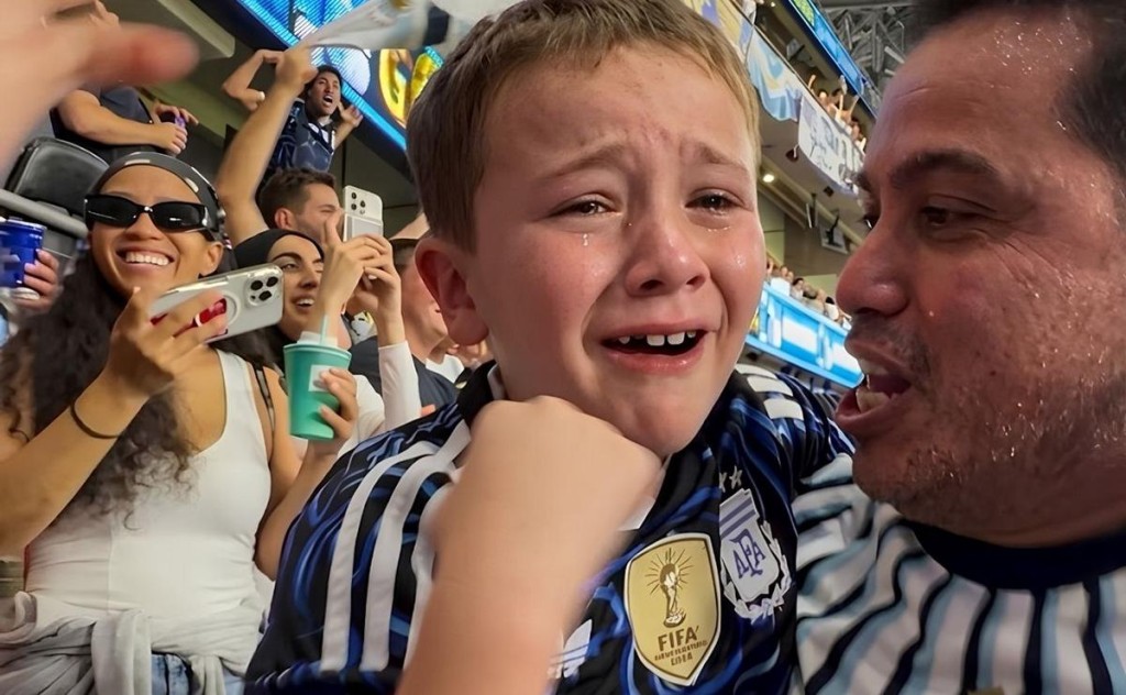 "La tristeza tambi&eacute;n ense&ntilde;a": c&oacute;mo acompa&ntilde;ar a los chicos tras la derrota de Argentina