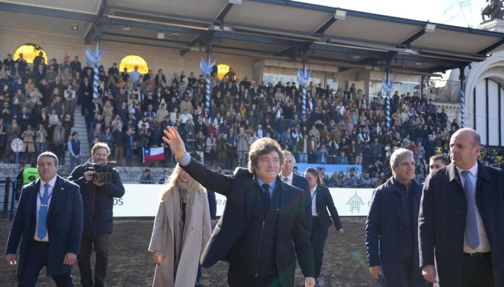 Un domingo &ldquo;de pel&iacute;cula&rdquo; en La Rural: Milei prefiri&oacute; el repaso de gesti&oacute;n y &iquest;abri&oacute; el camino electoral hacia 2027?