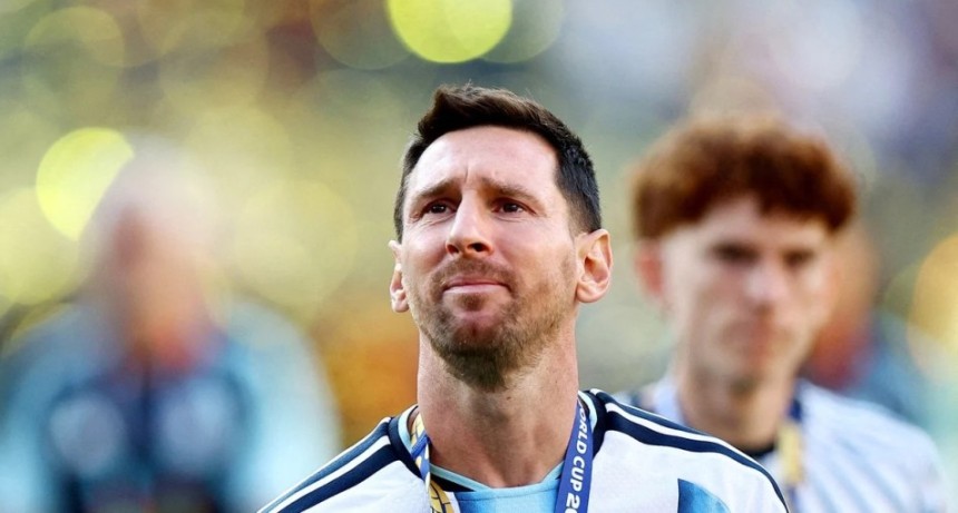 El emotivo llanto de Messi tras la final: el capit&aacute;n se quebr&oacute; al recibir la medalla de subcampe&oacute;n